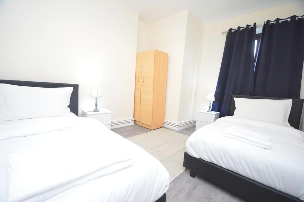 Lovely 4 Bedroom Apartment Close To The City Walking Distance From The Rivere View London Exterior photo
