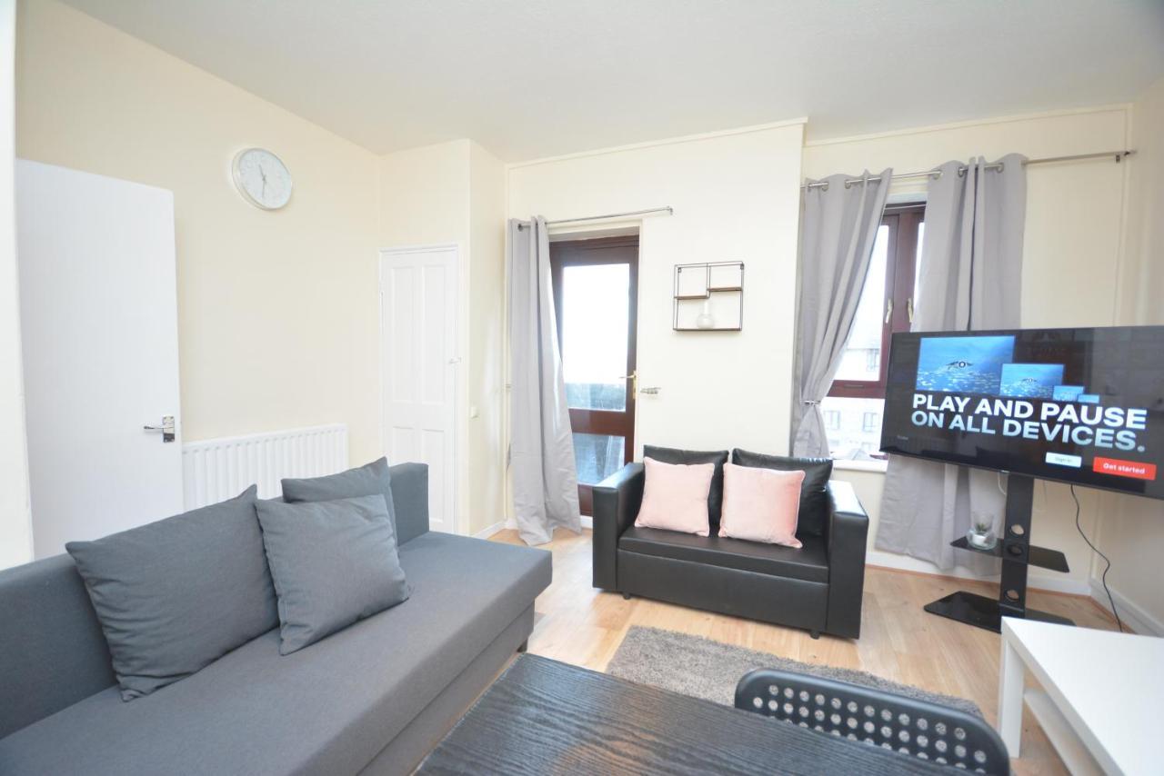 Lovely 4 Bedroom Apartment Close To The City Walking Distance From The Rivere View London Exterior photo
